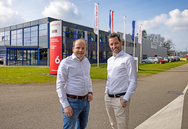 Thomas Mentink (links) en Corniels Tavenier (rechts) staan voor hun bedrijf Aircrete