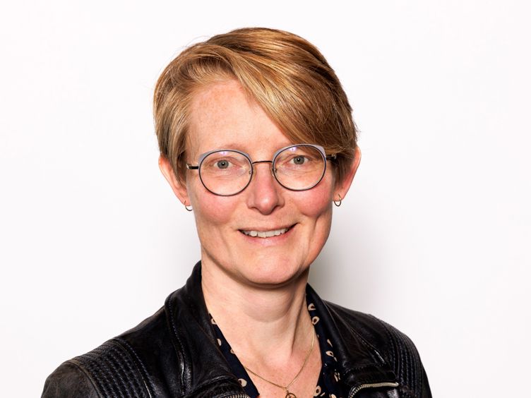 R.A. van der Velde-Buist (Renate)