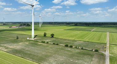 Windmolens in weilanden